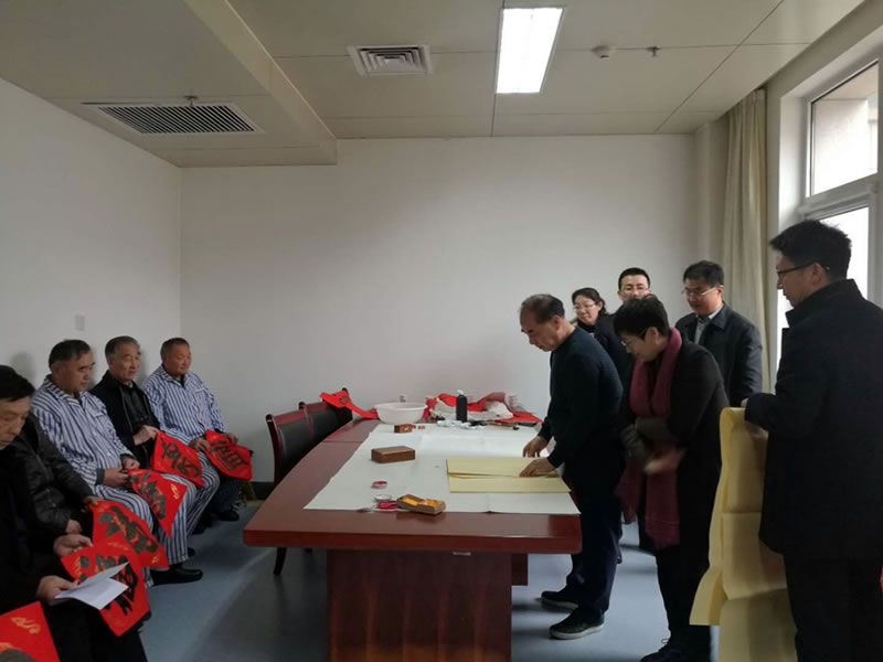 輕工供銷公司為榮軍老戰士新春送福