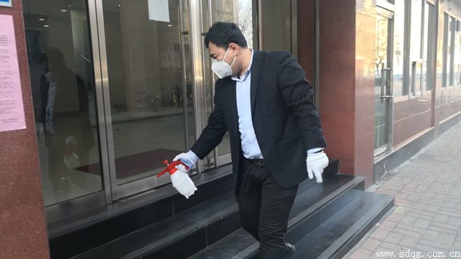 構筑防線戰疫情 眾志成城迎挑戰