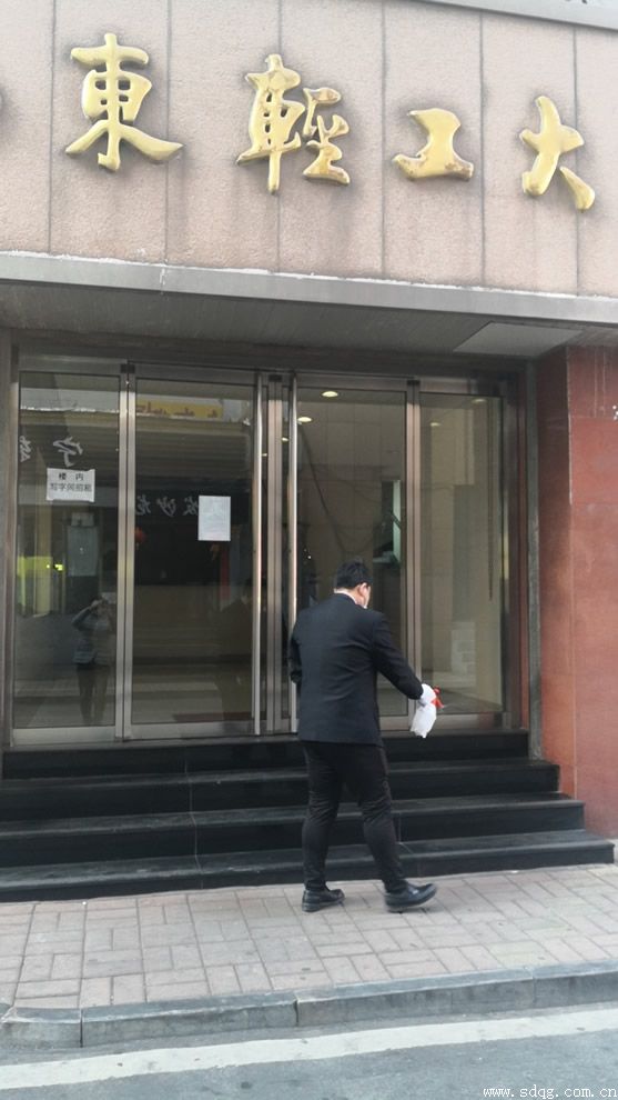 構筑防線戰疫情 眾志成城迎挑戰