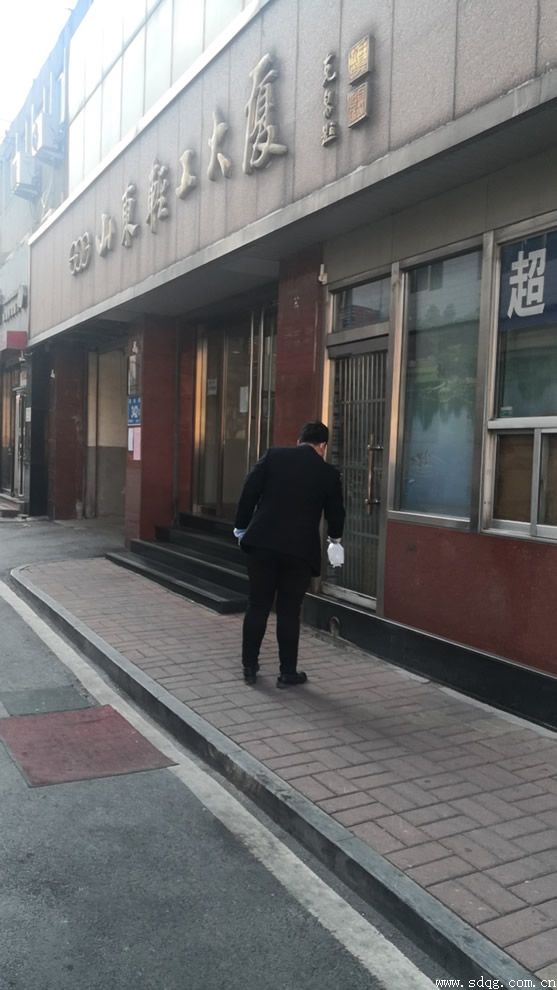 構筑防線戰疫情 眾志成城迎挑戰