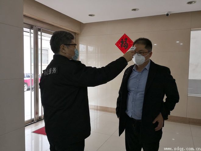 構筑防線戰疫情 眾志成城迎挑戰