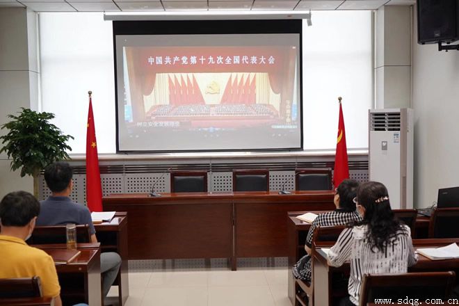 輕工供銷公司開展“一把手”講安全暨“安全生產月”宣傳活動