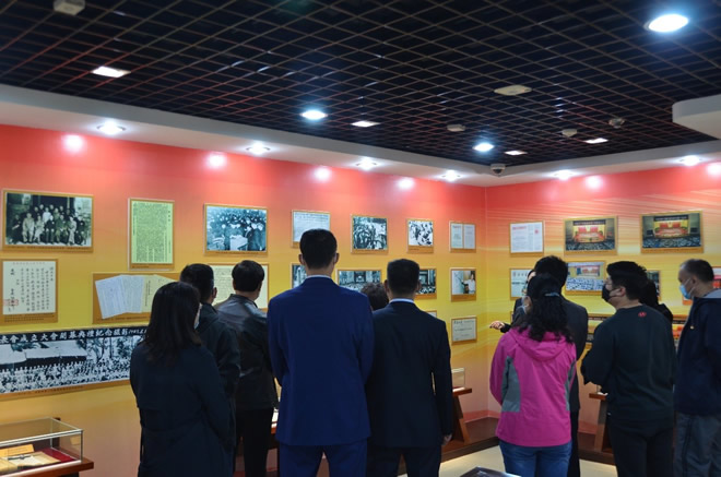 輕工供銷公司組織“尋訪百年光輝足跡、傳承紅色基因”活動