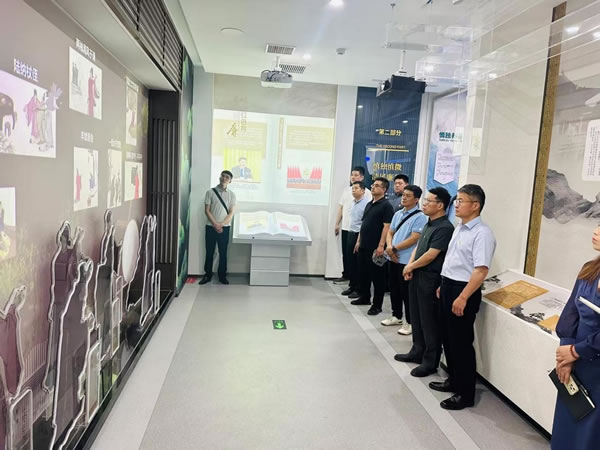 輕工供銷公司組織開展“廉潔鑄魂 清風筑企”廉潔警示教育活動